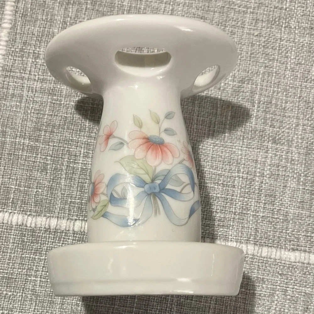 Porcelain Toothbrush Holder. Excellent used condition